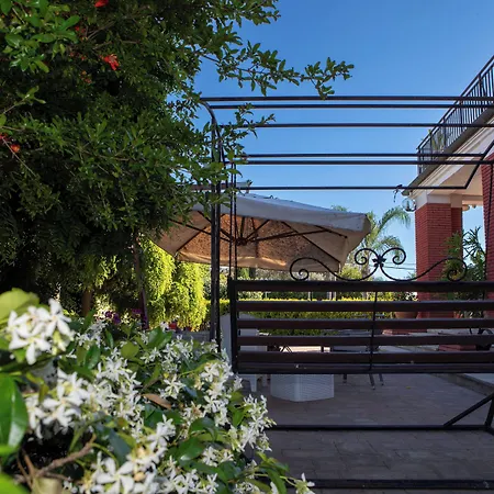 Campus Trigoria Pensión 3*